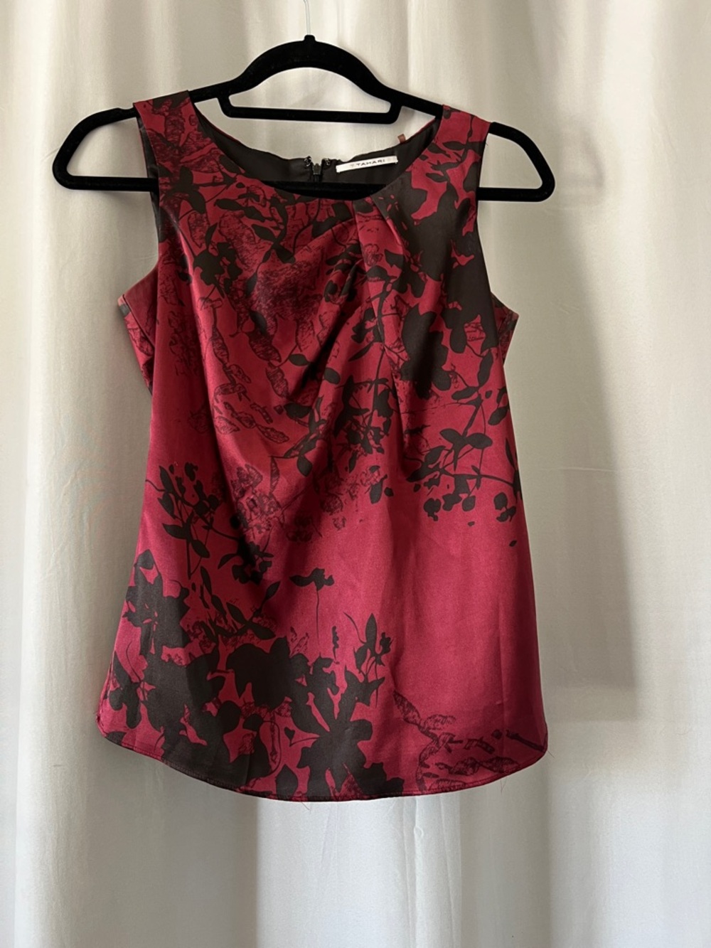 Tahari Floral Print Shell Top - Burgundy/Black